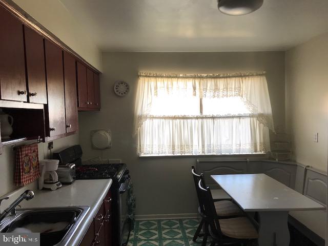 9 Larkin Road Burlington, NJ 08016 - Photo 4 of 16