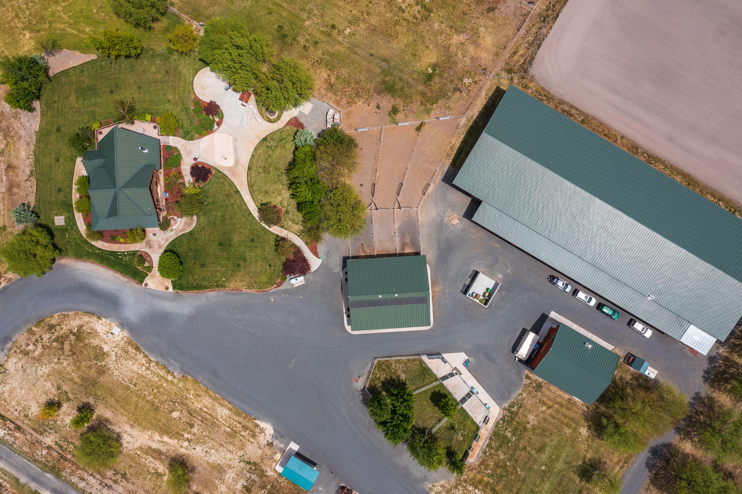18010 Hill Road Klamath Falls, OR 97603 - Photo 12 of 57 07_18010HillRd-086