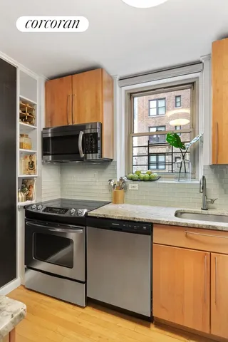 $850,000 | 137 East 36th Street, Unit 3G | Murray Hill