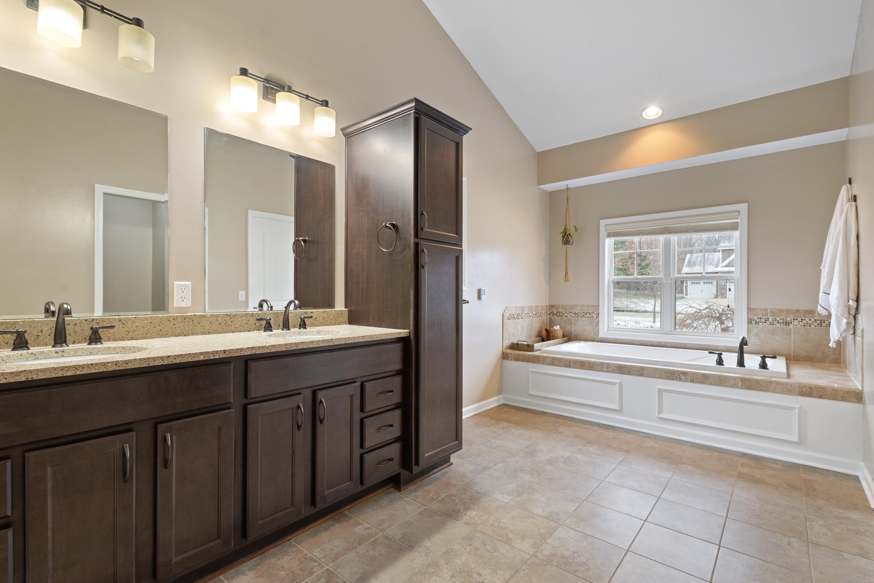 9977 Grape Ridge Kalamazoo, MI 49009 - Photo 32 of 73 IMG_3160