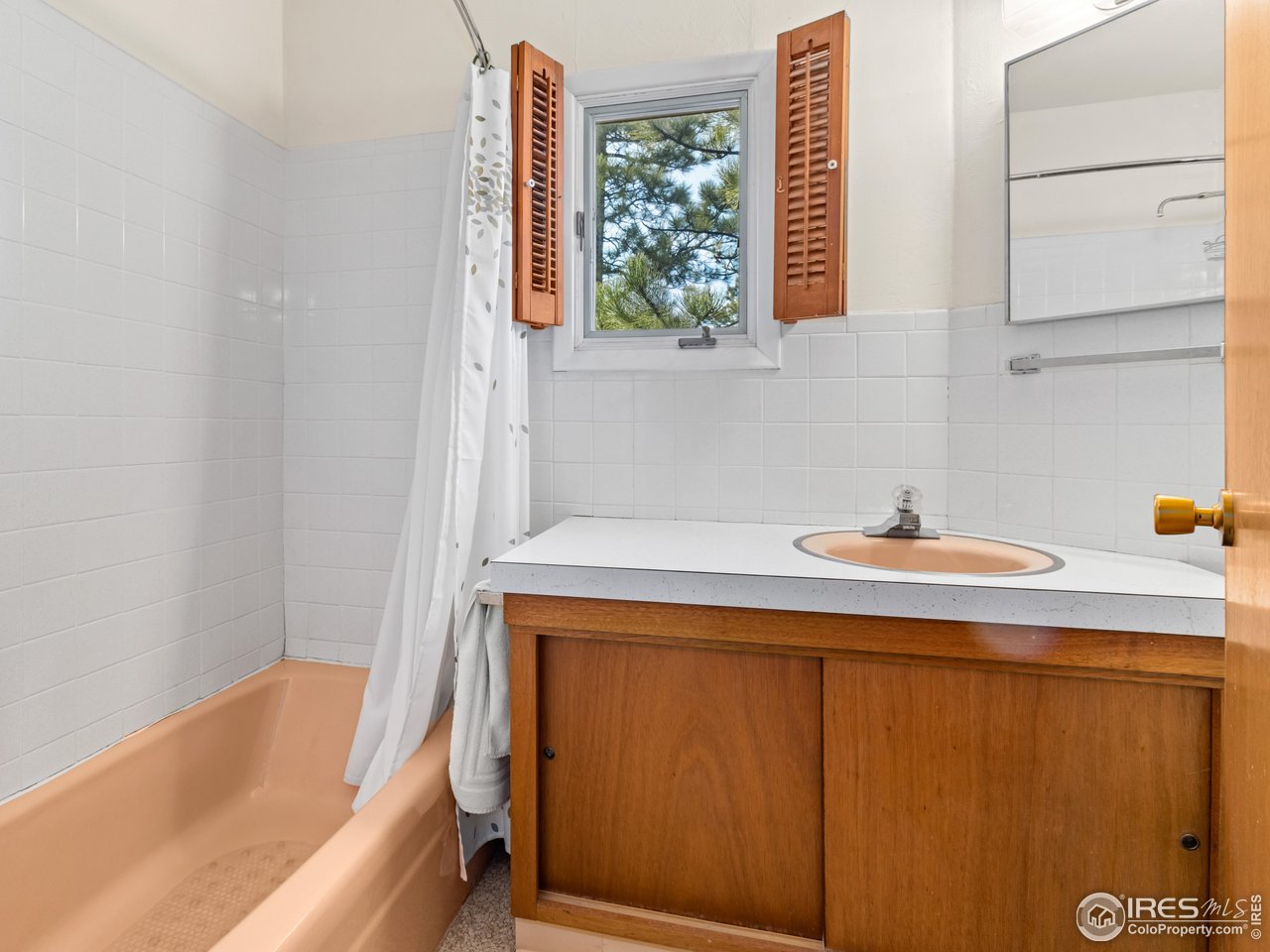 1475 Lower Broadview Road Estes Park, CO 80517 - Photo 26 of 33 Full Bath