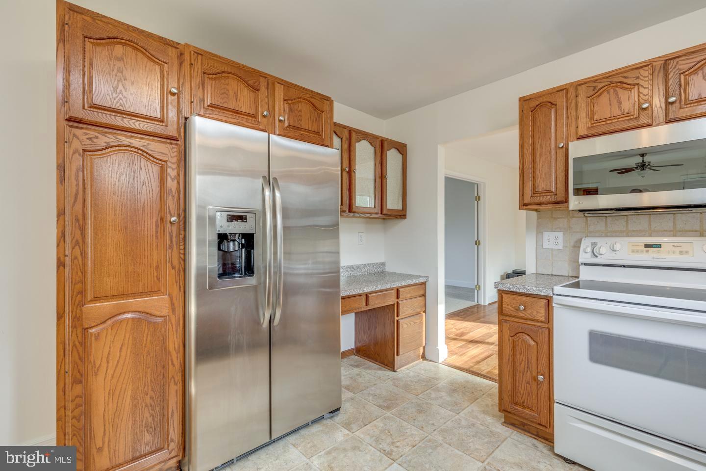 136 Dutch Road Marlton, NJ 08053 - Photo 14 of 52 Spacious Eat In Kitchen with with breakfast bar