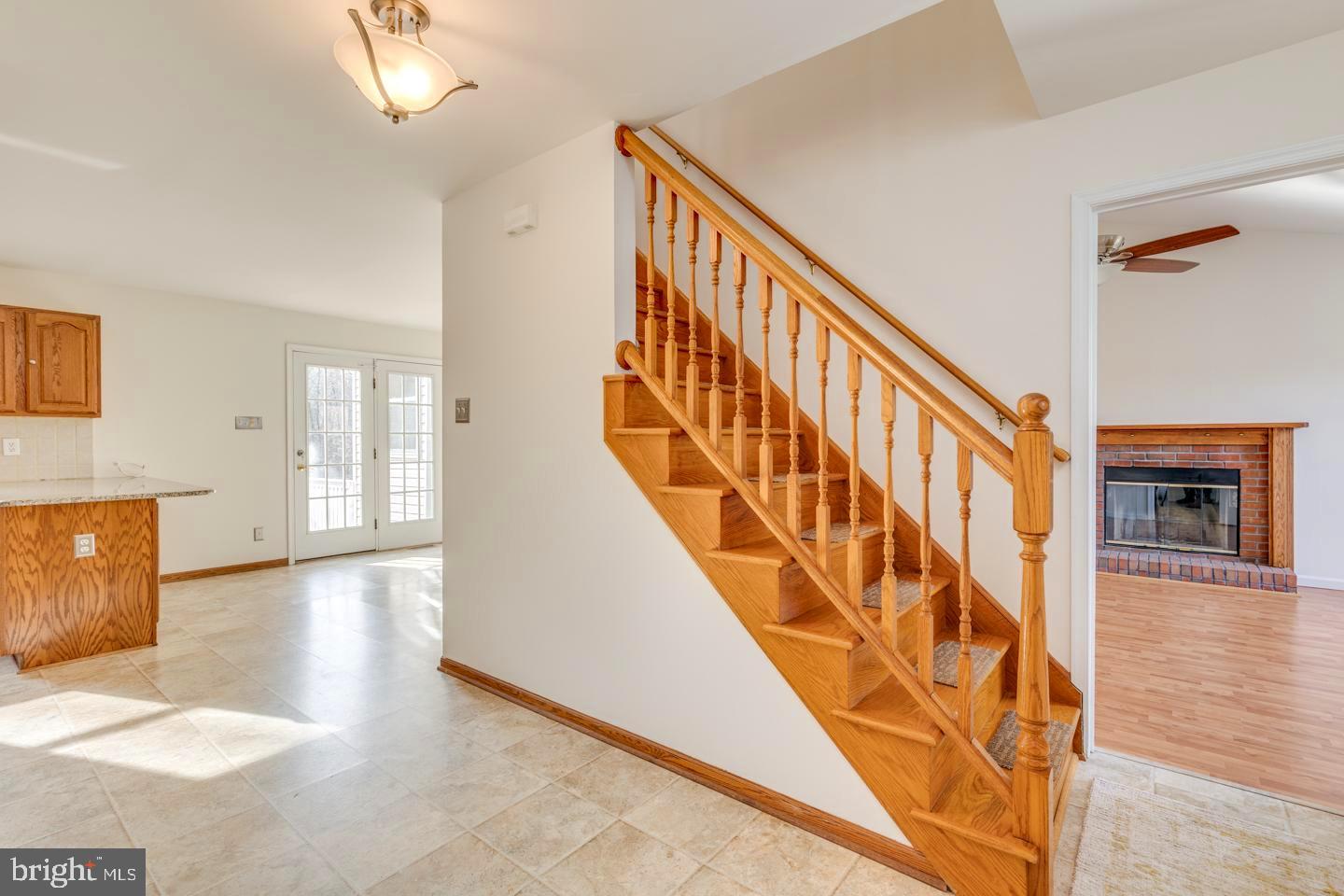 136 Dutch Road Marlton, NJ 08053 - Photo 6 of 52 Front Door Foyer Area
