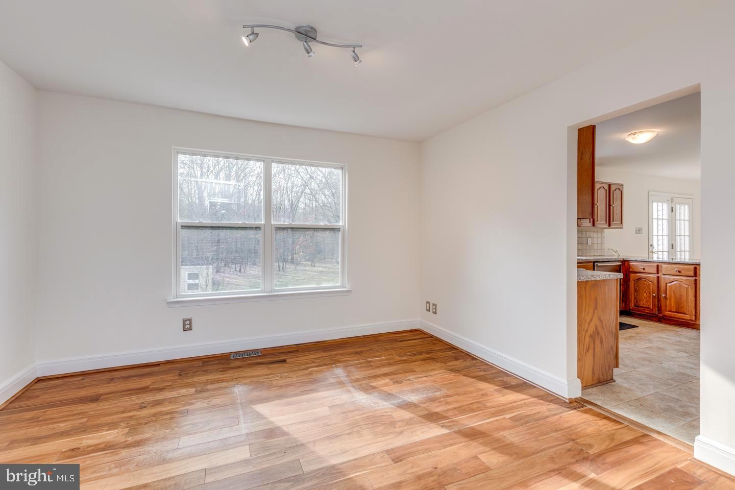 136 Dutch Road Marlton, NJ 08053 - Photo 10 of 52 Dining Room conveniently off Kitchen and Living rm