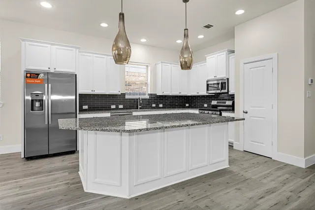 $400,000 | 141 Saddle Drive, Jersey Village, TX 77065