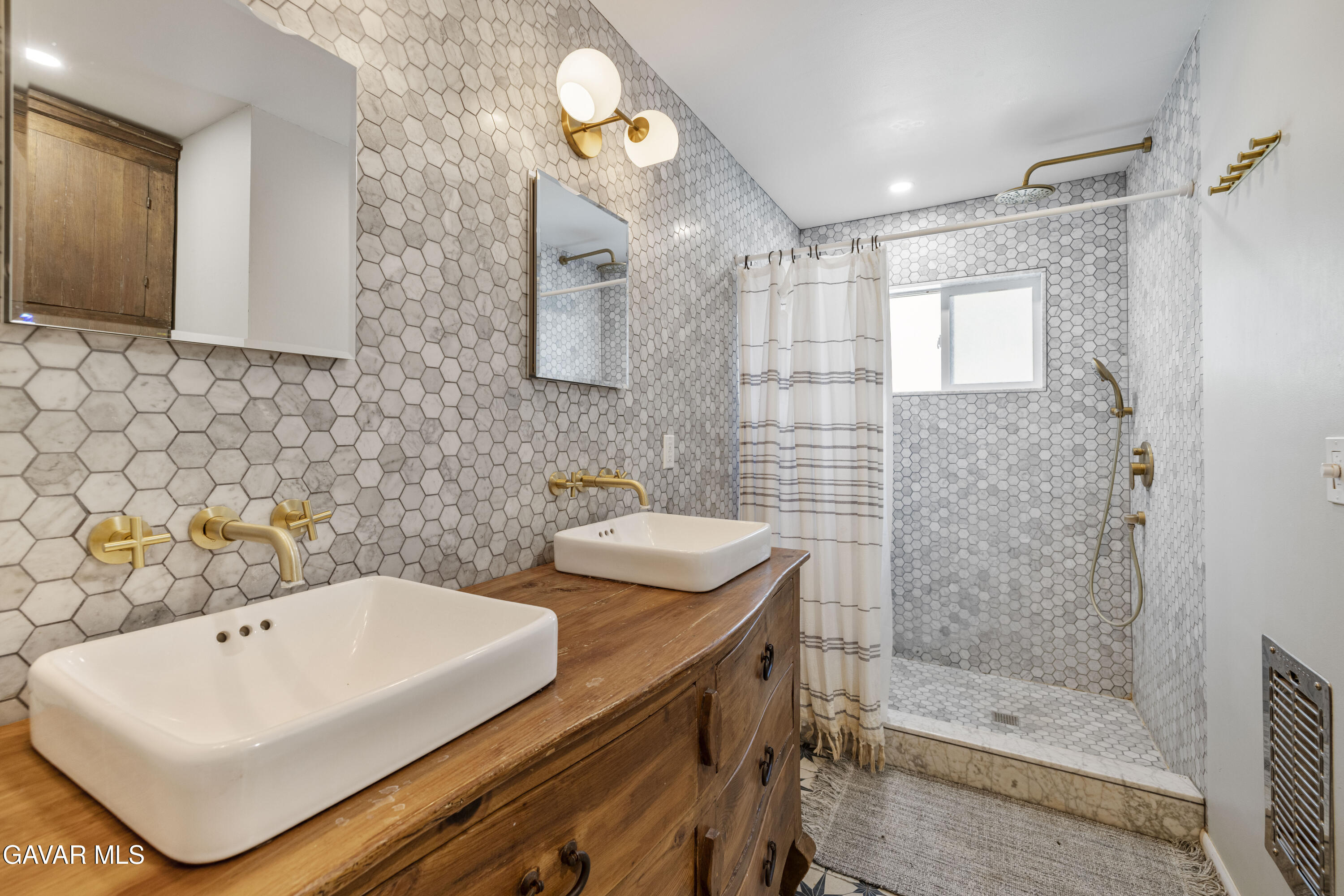 32901 Hawley Road Acton, CA 93510 - Photo 15 of 44 a bathroom with a sink a toilet and shower