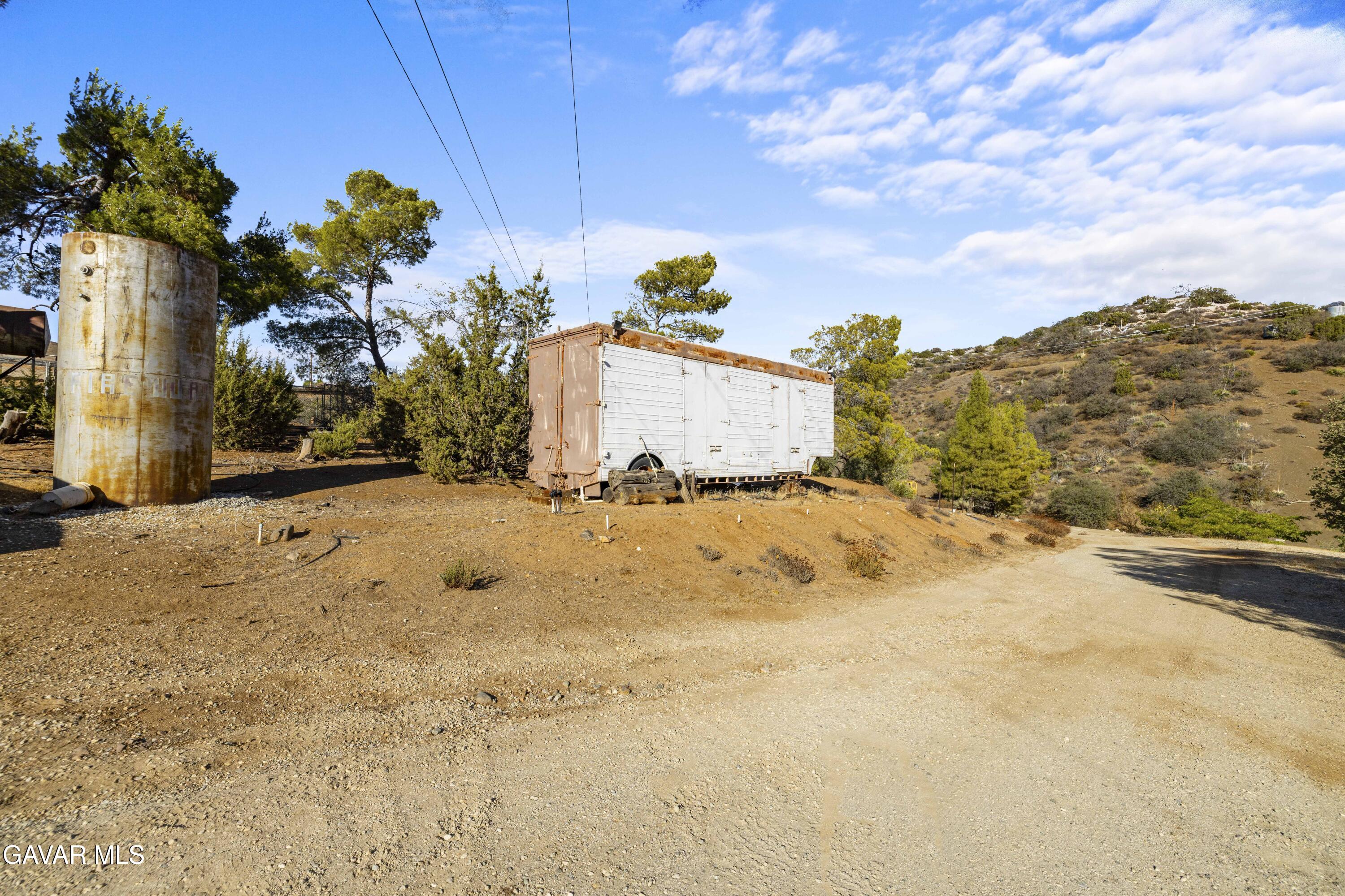 32901 Hawley Road Acton, CA 93510 - Photo 43 of 44 a view of large tree with wooden fence