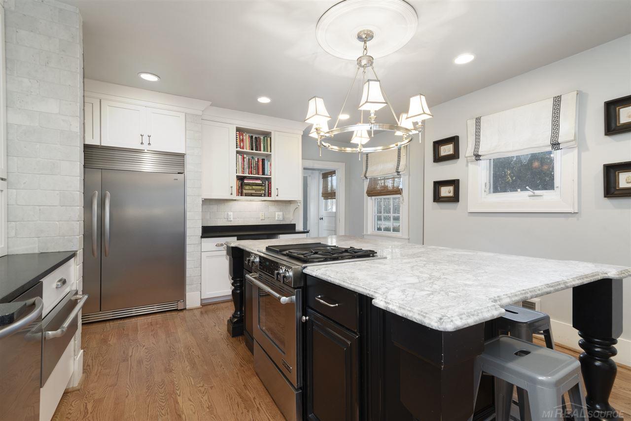 502 Rivard Boulevard Grosse Pointe, MI 48230 - Photo 10 of 34