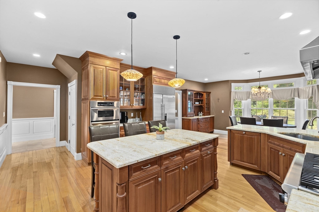 21 Crosswoods Path Walpole, MA 02081 - Photo 12 of 42