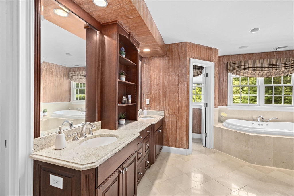 21 Crosswoods Path Walpole, MA 02081 - Photo 24 of 42