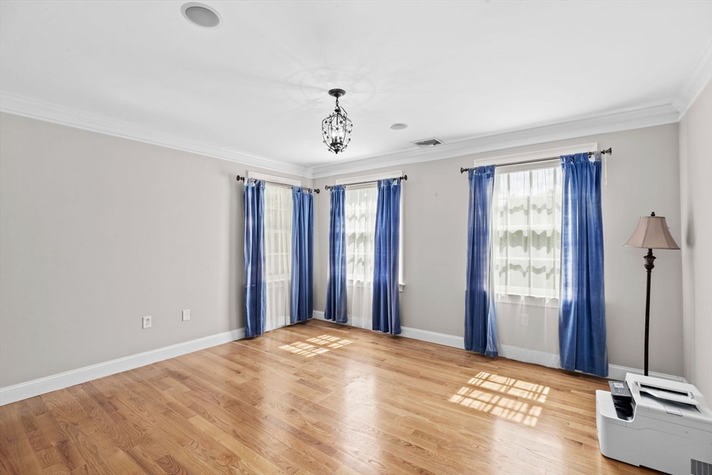 21 Crosswoods Path Walpole, MA 02081 - Photo 27 of 42