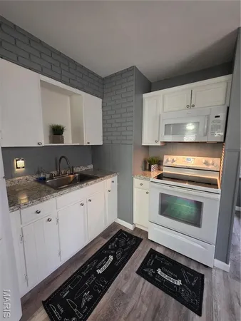 $1,295 | 301 Washington Street, Florissant, MO 63031