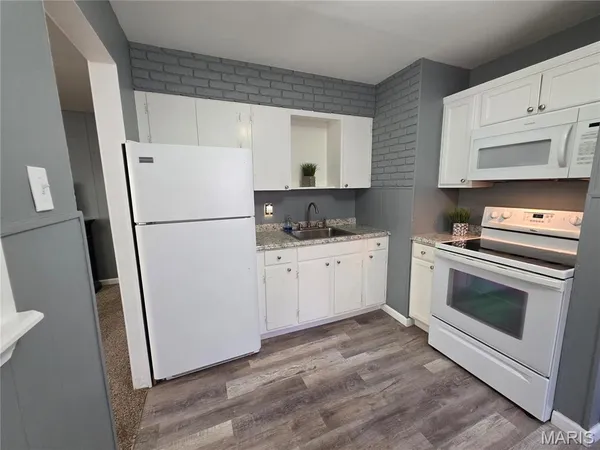 $1,295 | 301 Washington Street, Florissant, MO 63031