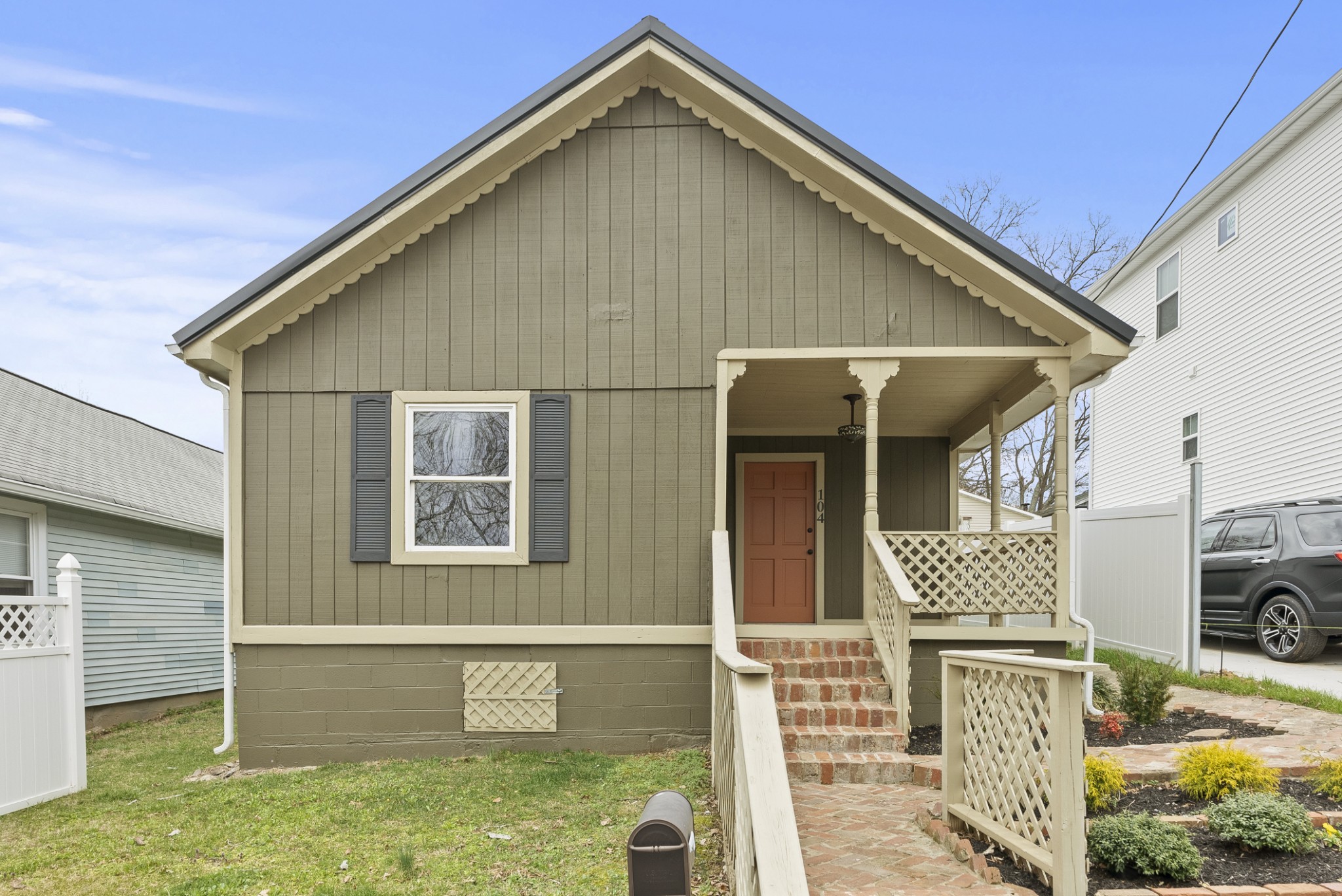 104 North Walnut Street Springfield, TN 37172 - Photo 2 of 19 a front view of a house with a yard