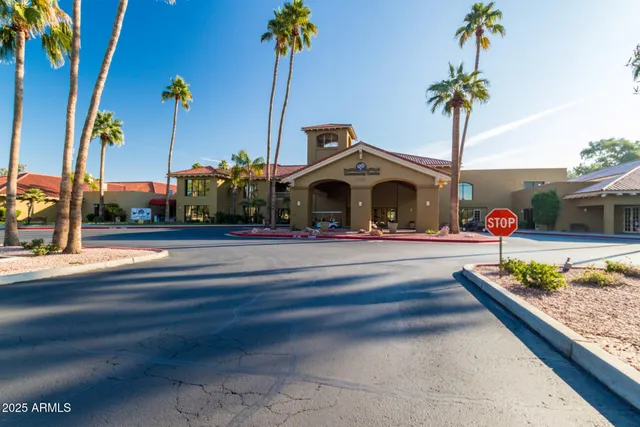 $2,000 | 14300 West Bell Road, Unit 7, Surprise, AZ 85374