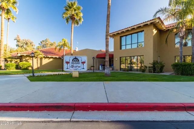 $2,000 | 14300 West Bell Road, Unit 7, Surprise, AZ 85374