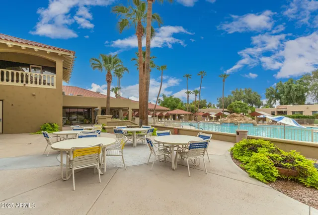 $2,000 | 14300 West Bell Road, Unit 7, Surprise, AZ 85374