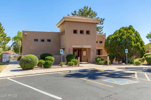 $2,000 | 14300 West Bell Road, Unit 7, Surprise, AZ 85374