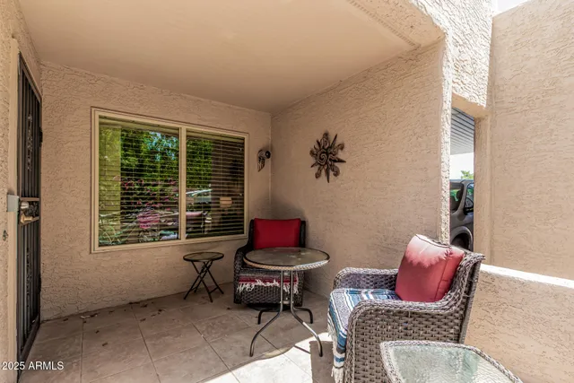 $2,000 | 14300 West Bell Road, Unit 7, Surprise, AZ 85374