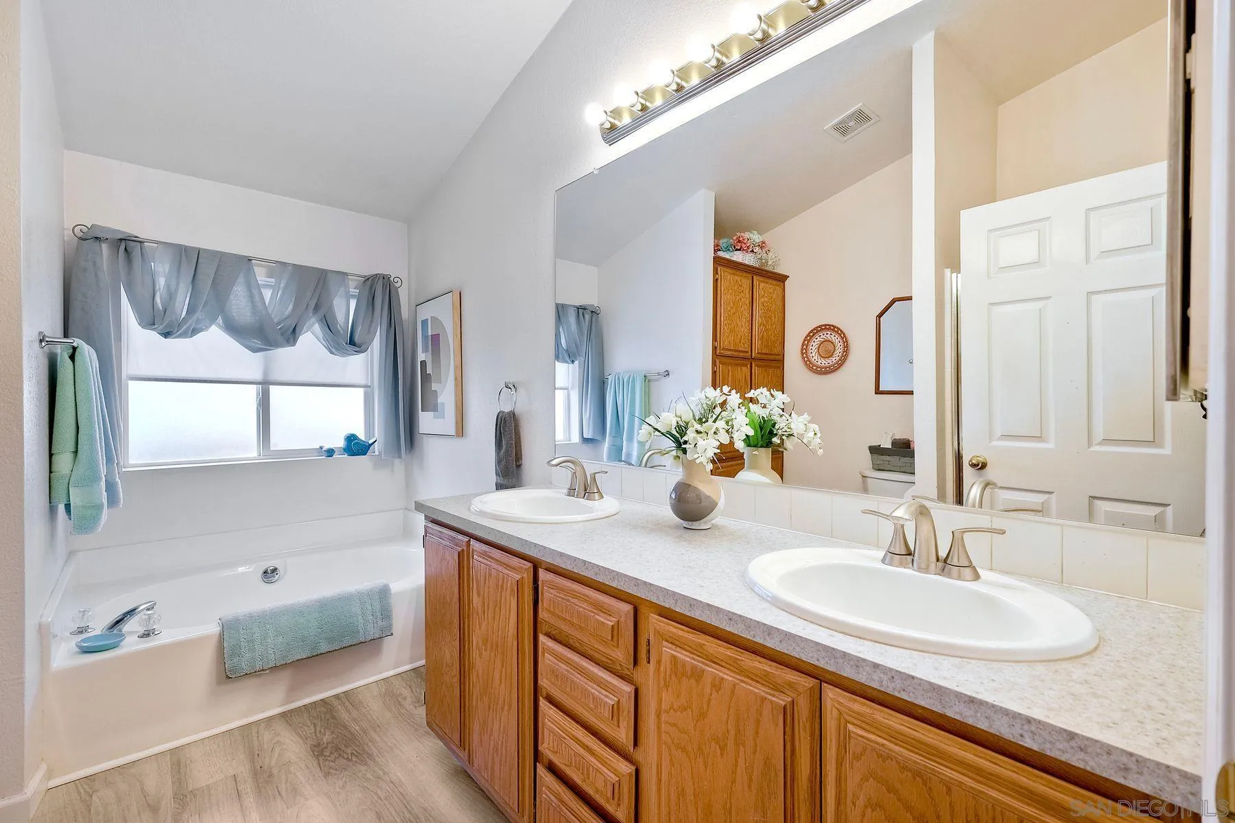 15935 Spring Oaks Road, Unit 30 El Cajon, CA 92021 - Photo 17 of 26 Gallery Image 17