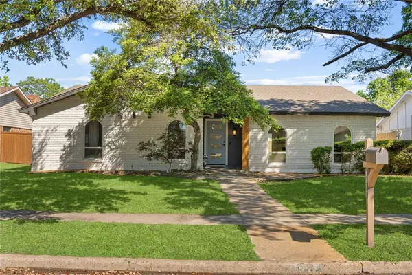 $560,000 | 8617 Baumgarten Drive, Dallas, TX 75228