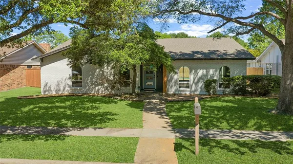 $560,000 | 8617 Baumgarten Drive, Dallas, TX 75228