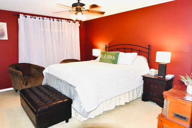 $3,200 | 7 East Pickwick Road, Arlington Heights, IL 60005