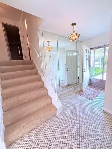 $3,200 | 7 East Pickwick Road, Arlington Heights, IL 60005