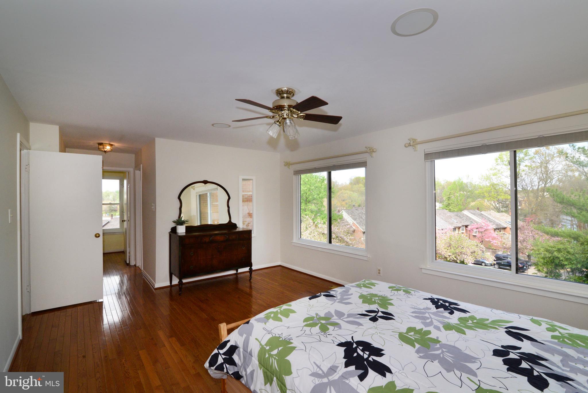 11086 Glade Court Reston, VA 20191 - Photo 24 of 44 The owner's suite also has two walk-in closets.