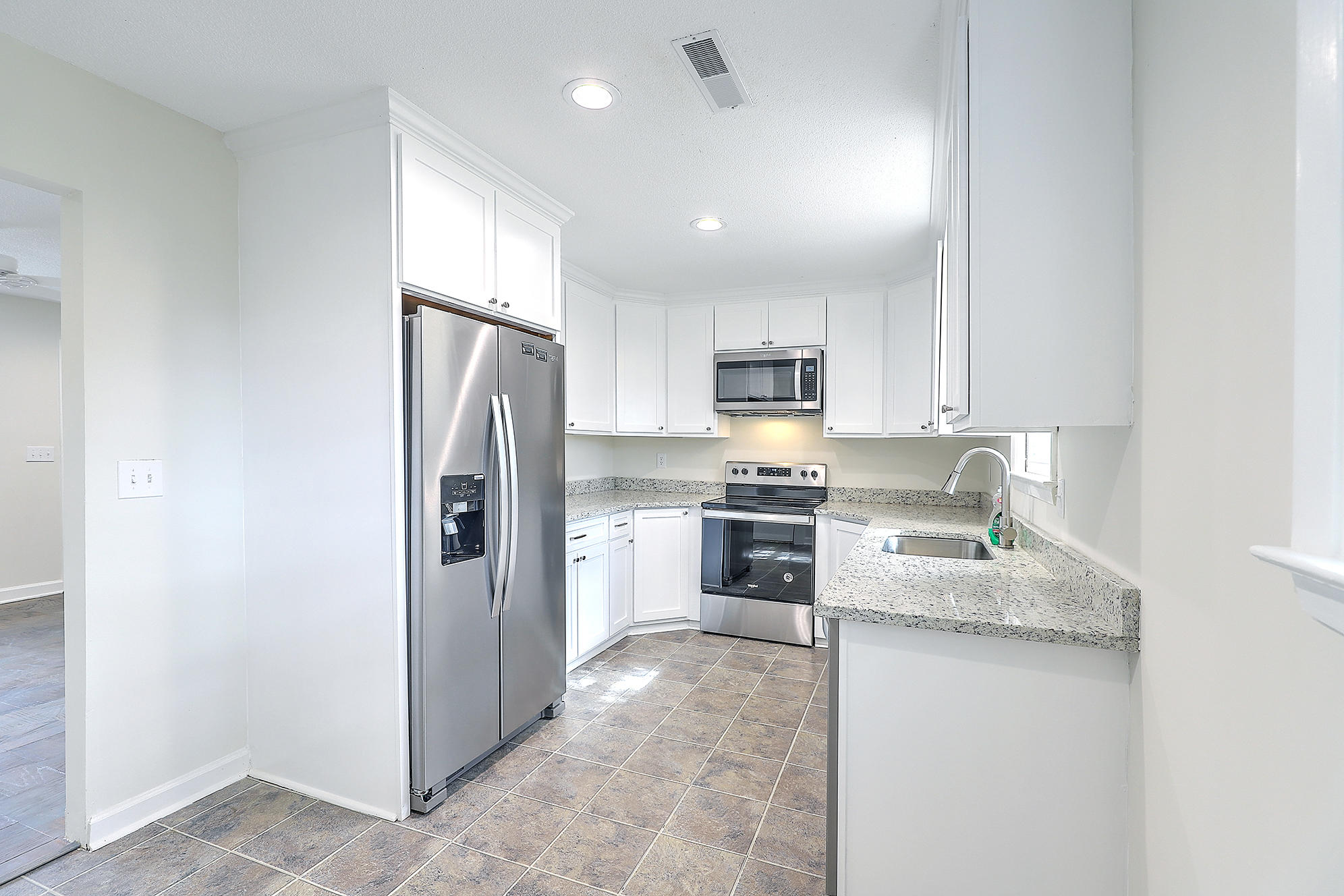 3133 Bonanza Road Charleston, SC 29414 - Photo 8 of 26 Stainless Appliances