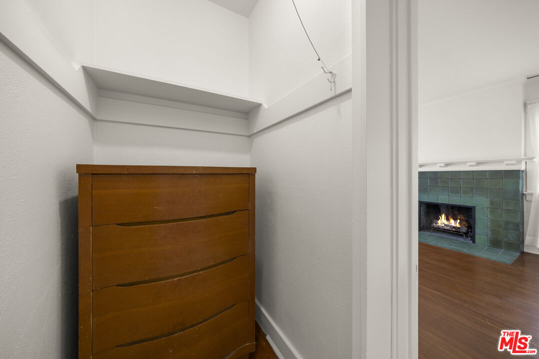 2027 3rd Street Santa Monica, CA 90405 - Photo 13 of 17 a close up of a fireplace