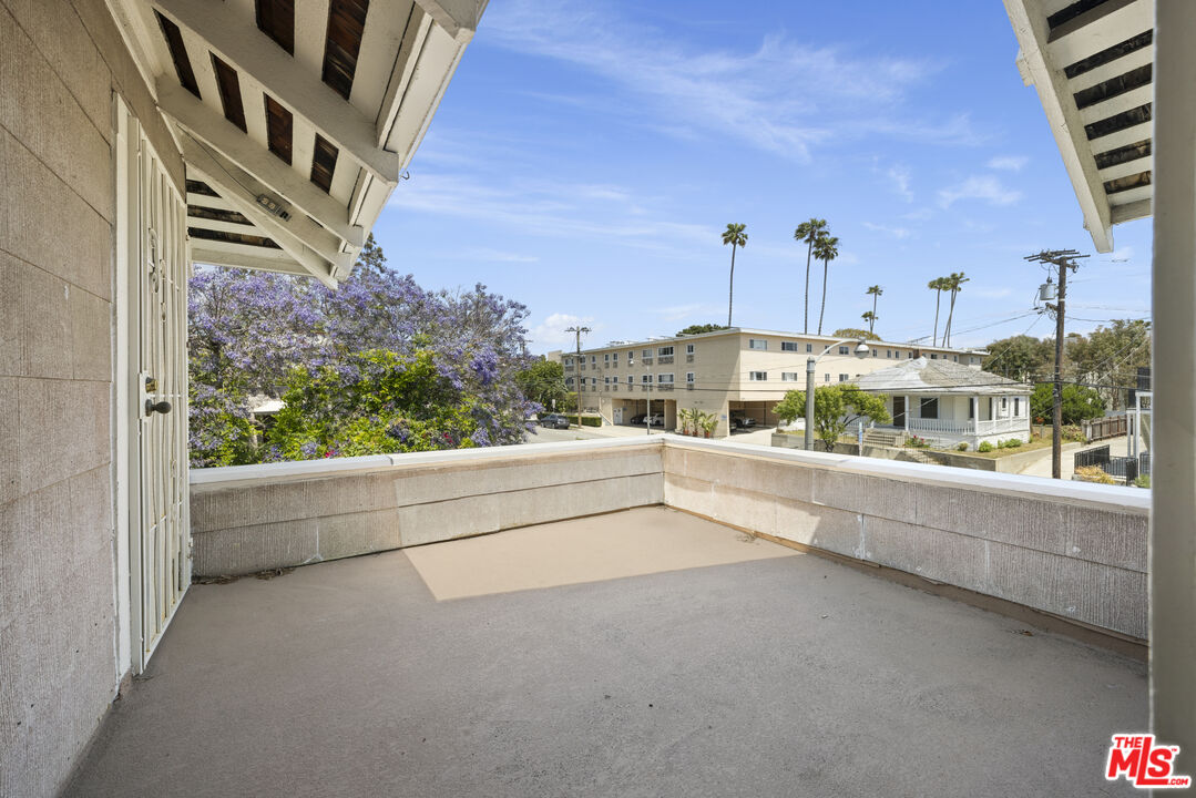 2027 3rd Street Santa Monica, CA 90405 - Photo 4 of 17 a view of city from balcony