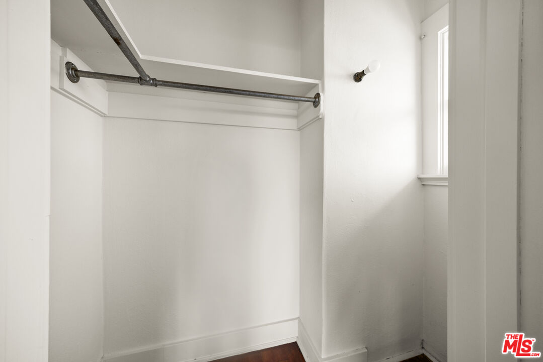 2027 3rd Street Santa Monica, CA 90405 - Photo 10 of 17 a view of small space