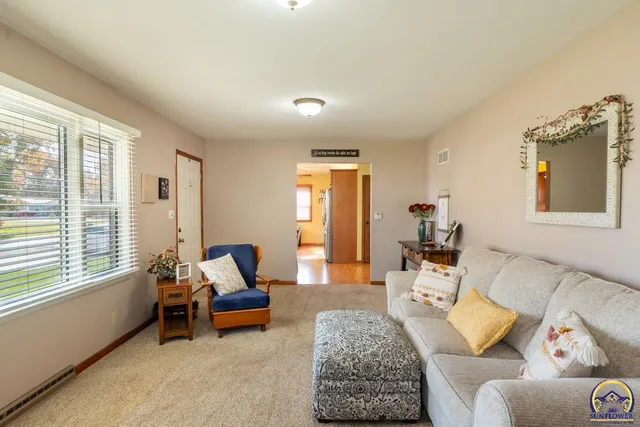 $170,000 | 123 South 3rd Street, Osage City, KS 66523