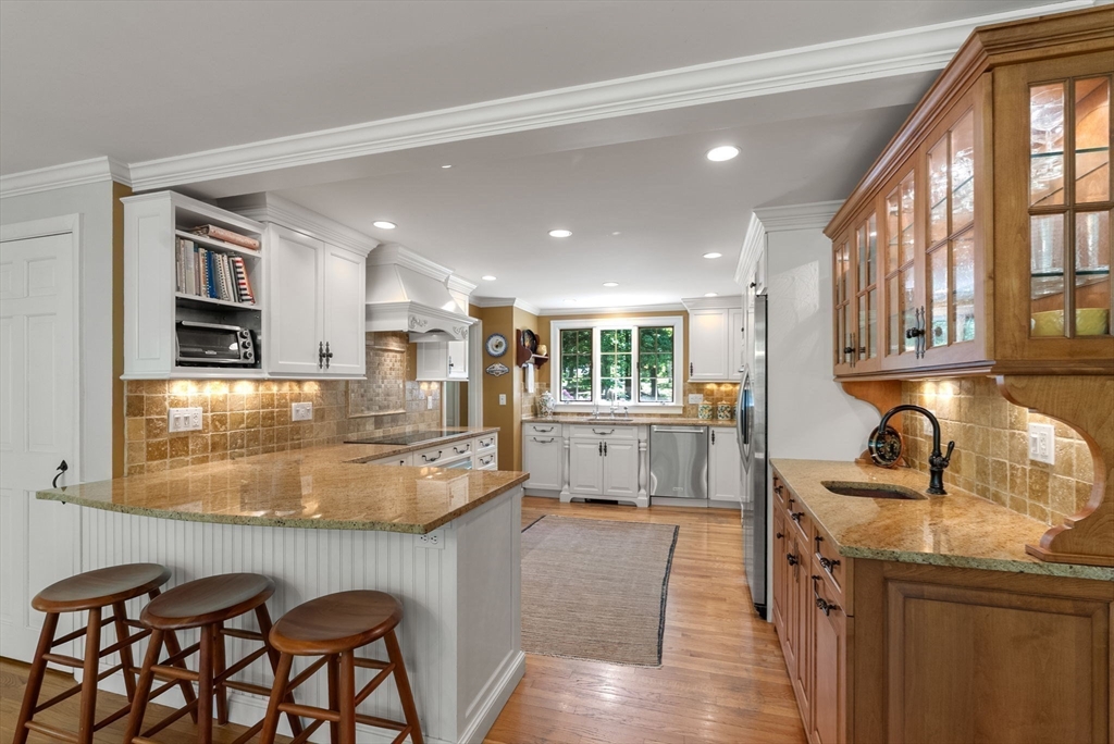 41 Great Rock Road Sherborn, MA 01770 - Photo 5 of 34