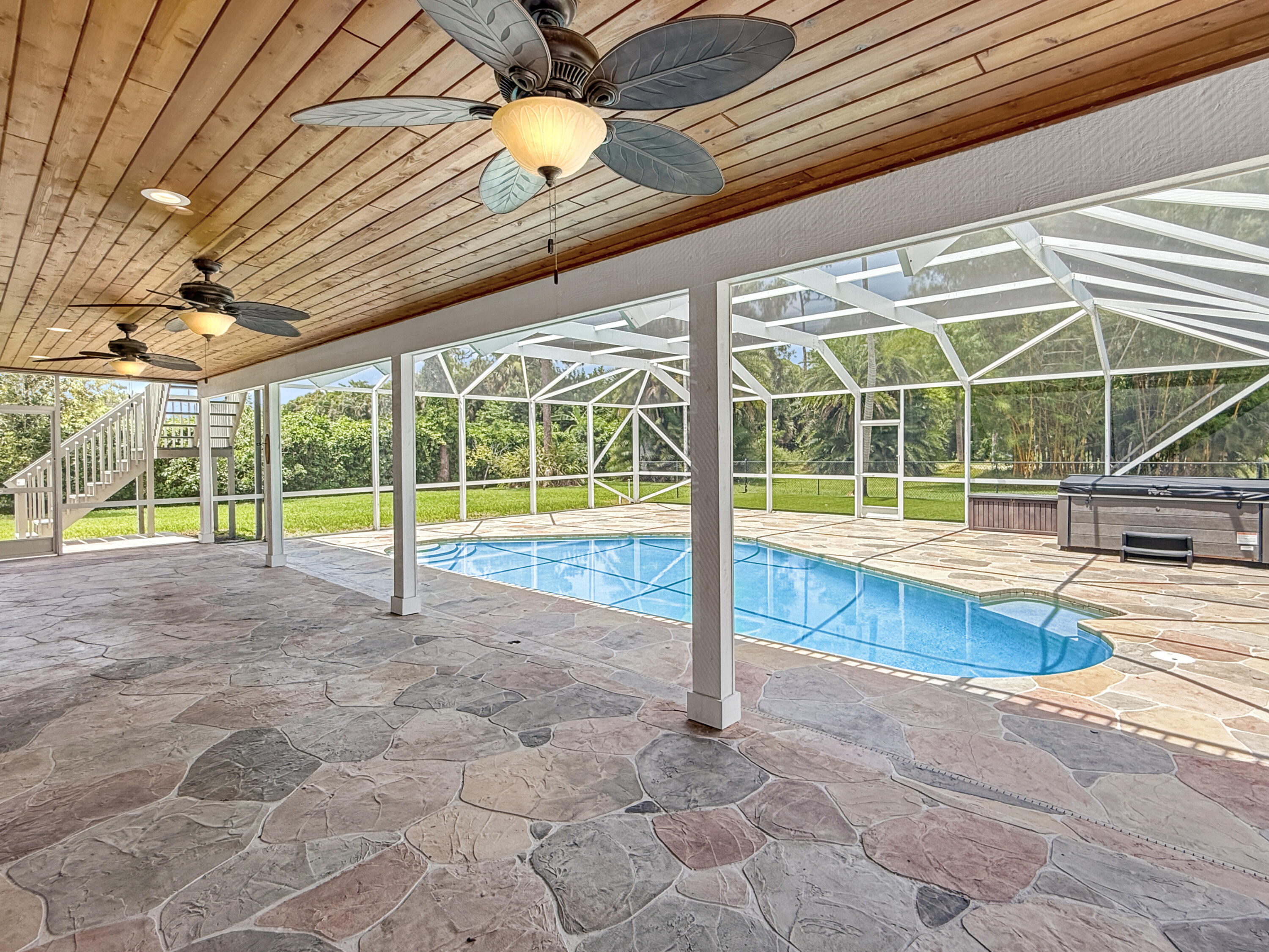 2511 F Road Loxahatchee Groves, FL 33470 - Photo 25 of 61 Back Patio