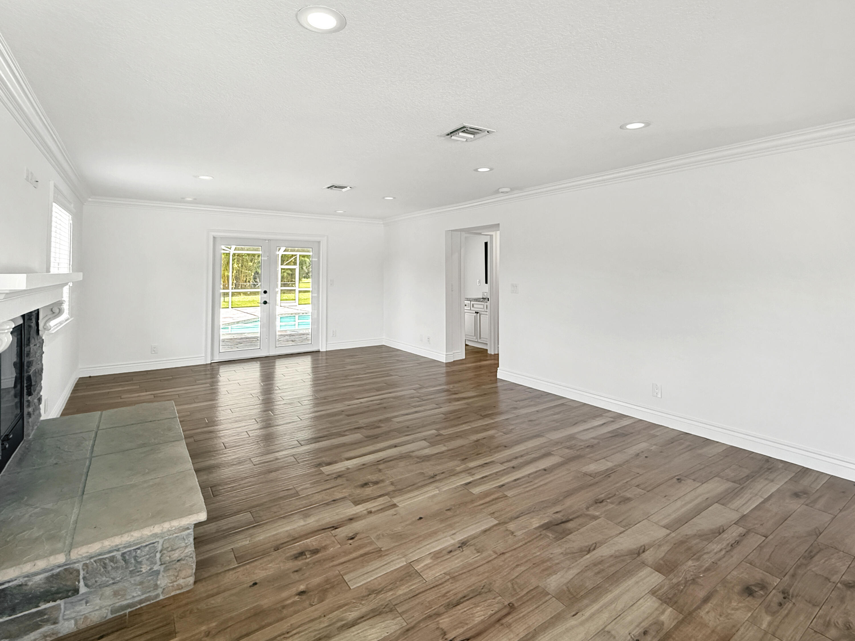 2511 F Road Loxahatchee Groves, FL 33470 - Photo 8 of 61 Living Room