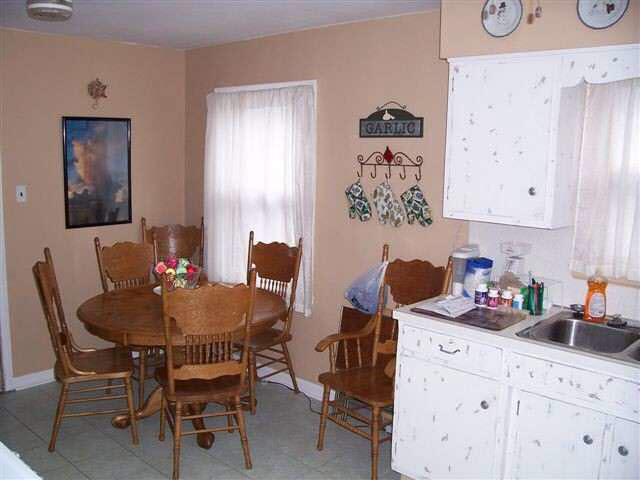 828 Ridgeway Avenue Vincennes, IN 47591 - Photo 3 of 8 Gallery Image 3