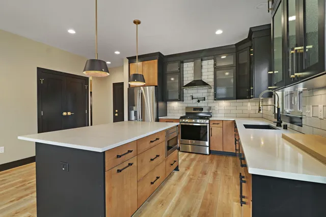 $759,900 | 4751 98th Street, Pleasant Prairie, WI 53158