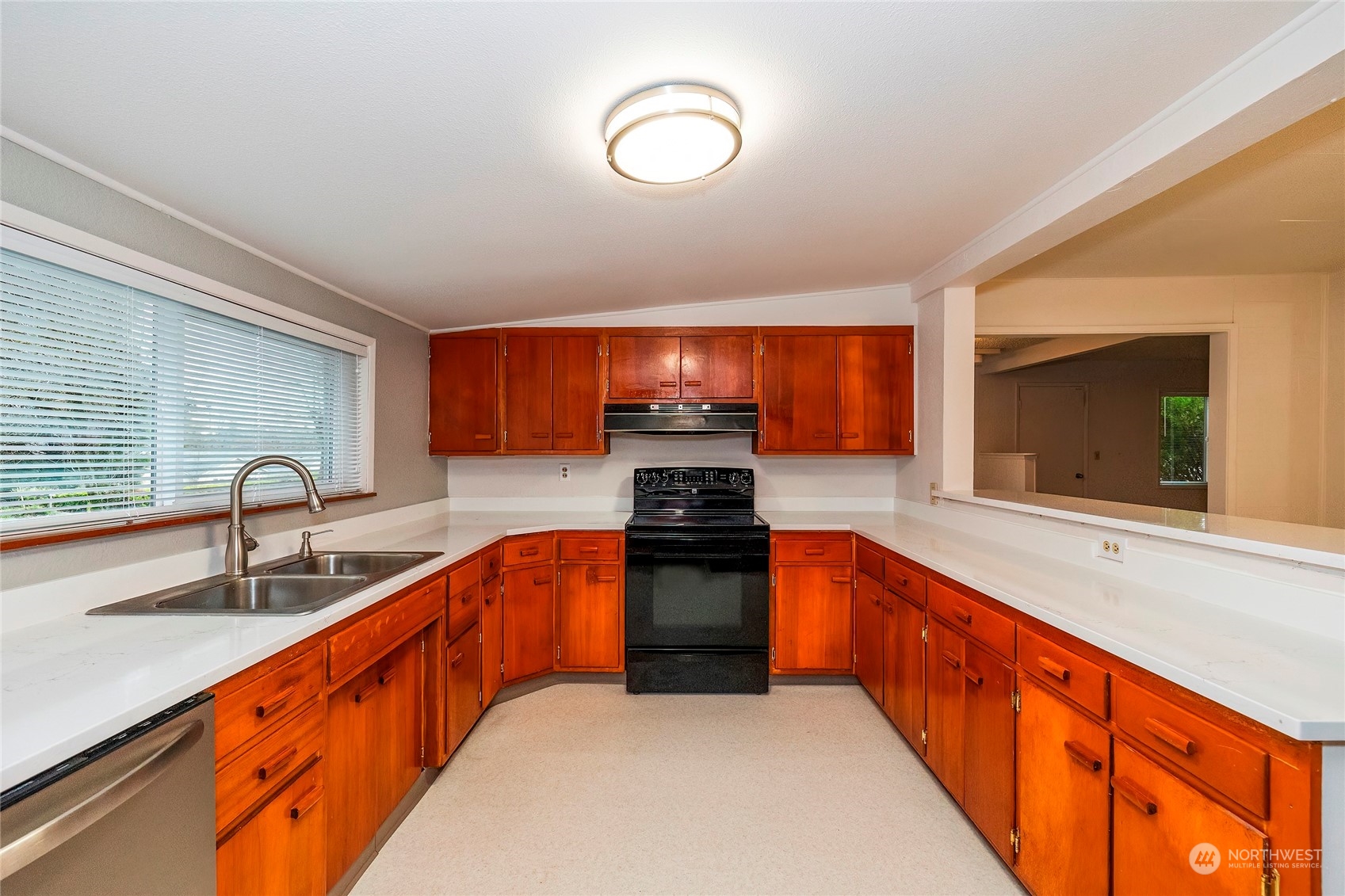 2460 Mitchell Road Southeast Port Orchard, WA 98366 - Photo 10 of 40 Gallery Image 10