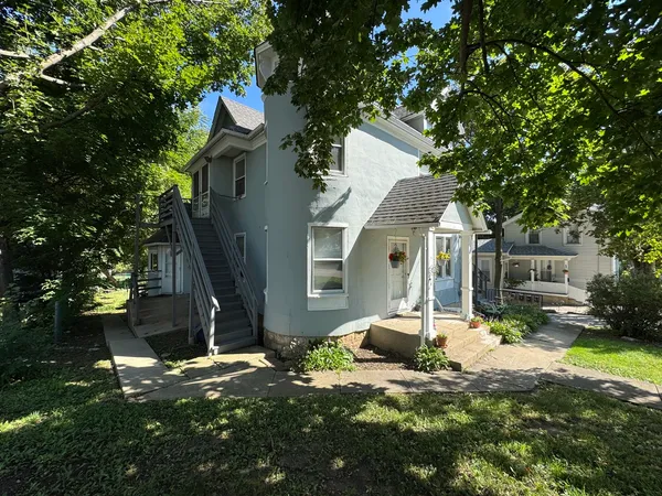 $1,295 | 137 East Washington Street, Unit 1R, West Chicago, IL 60185