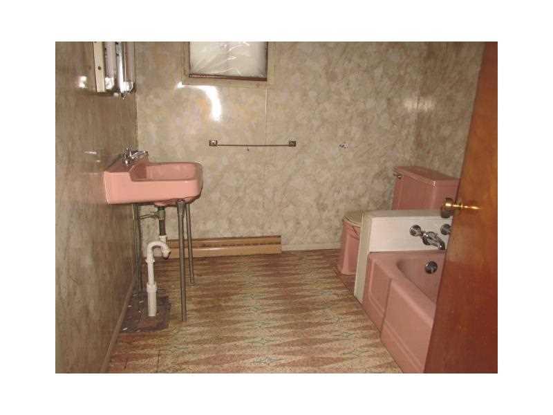 364 Turkey Foot Trail Road Markleton, PA 15551 - Photo 10 of 15 Full Bath.