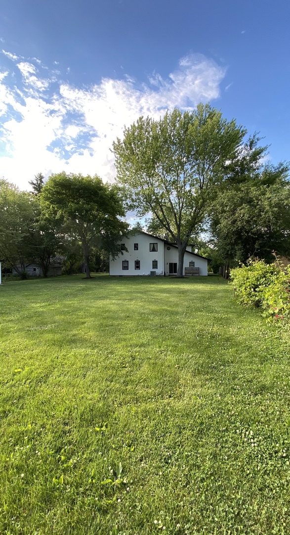 28W453 Garys Mill Road Winfield, IL 60190 - Photo 3 of 16