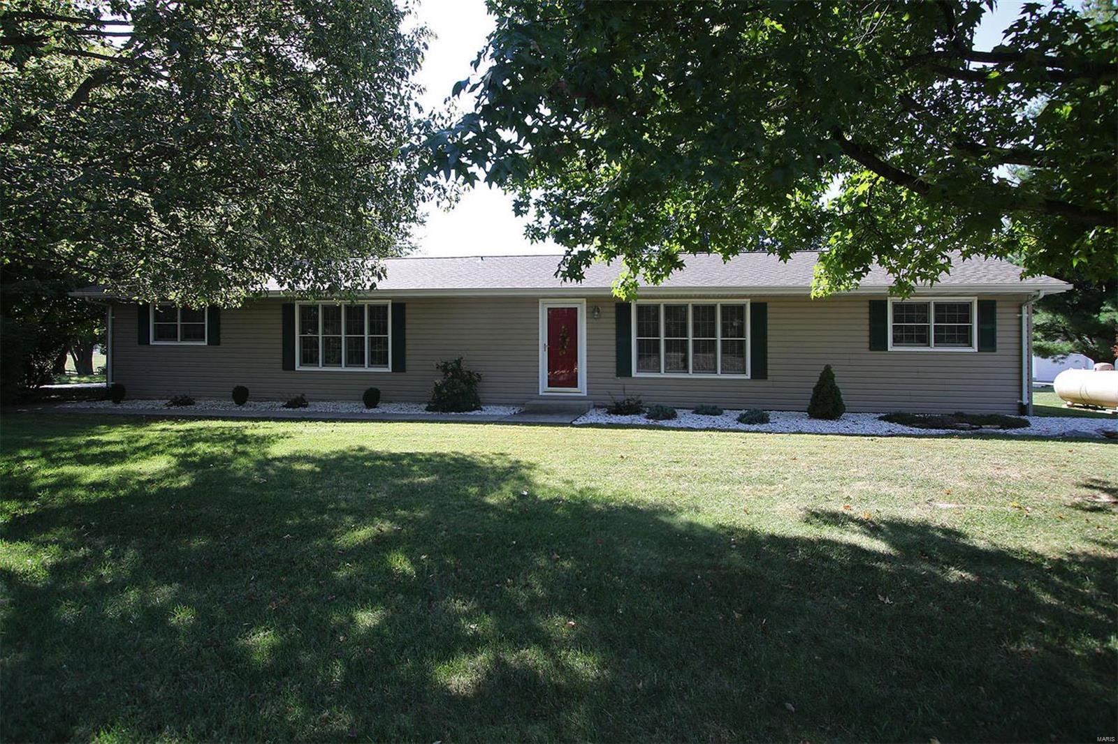 8050 Maple Grove Road Troy, IL 62294 - Photo 2 of 45