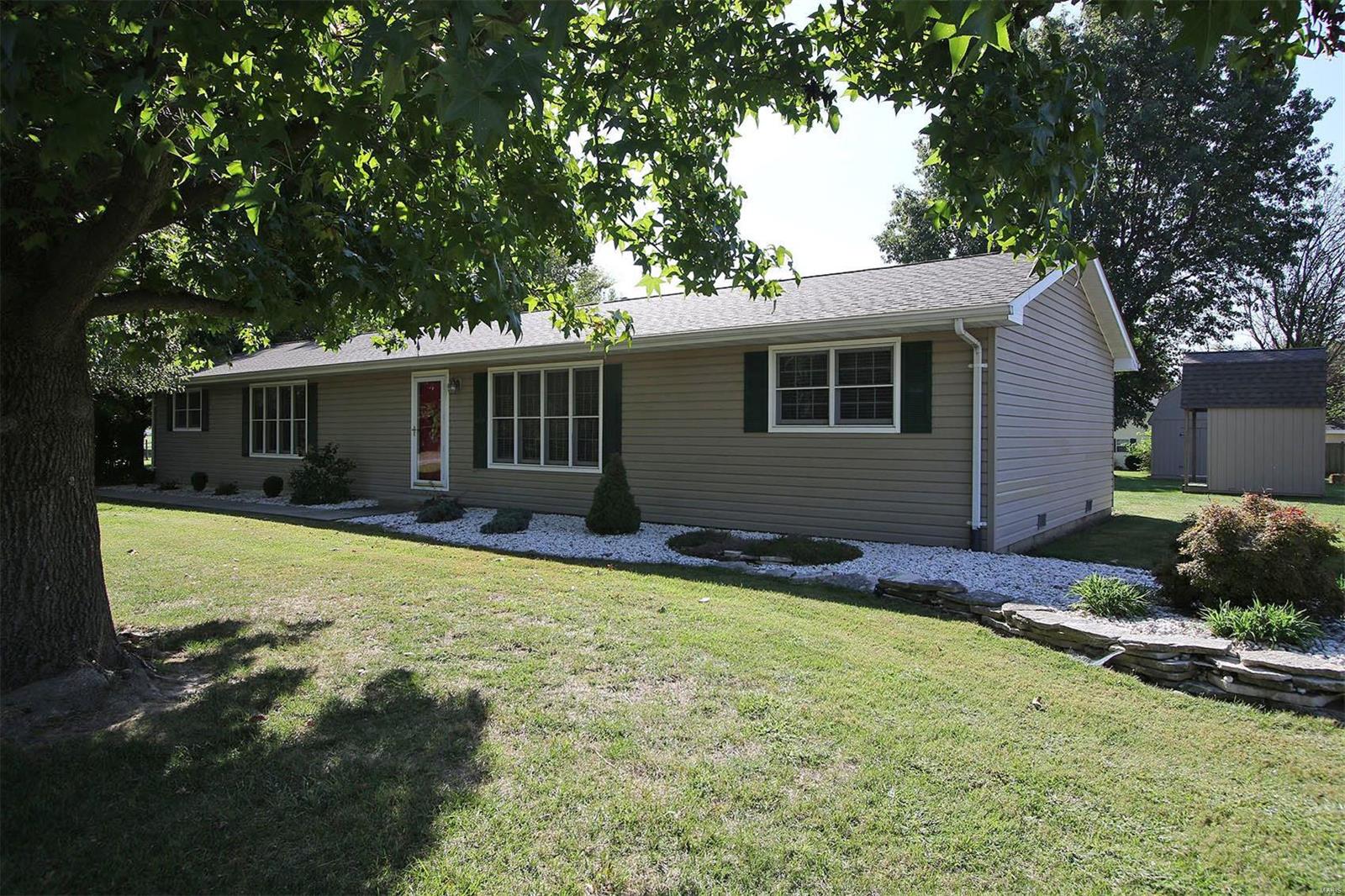 8050 Maple Grove Road Troy, IL 62294 - Photo 3 of 45