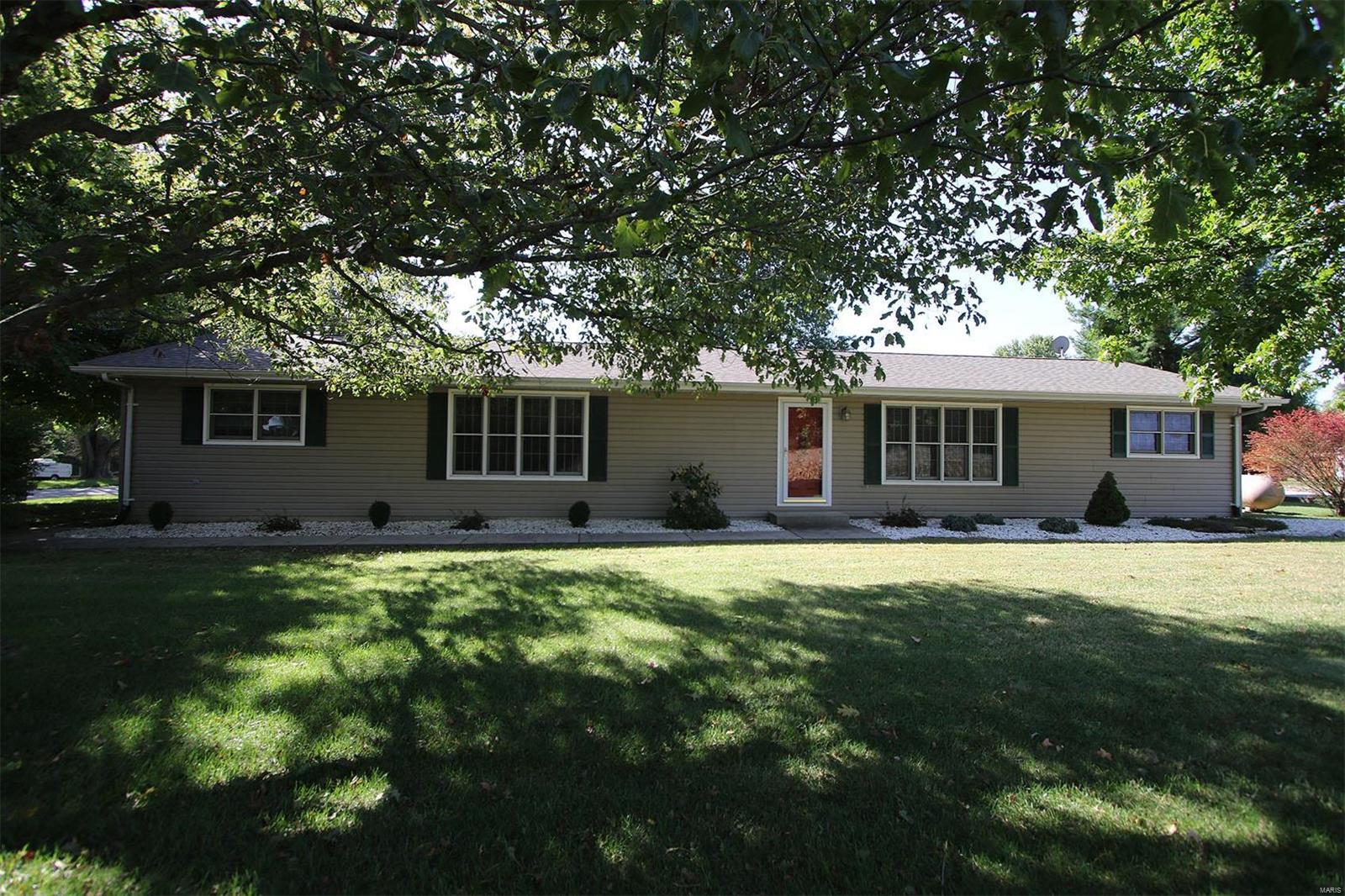 8050 Maple Grove Road Troy, IL 62294 - Photo 4 of 45
