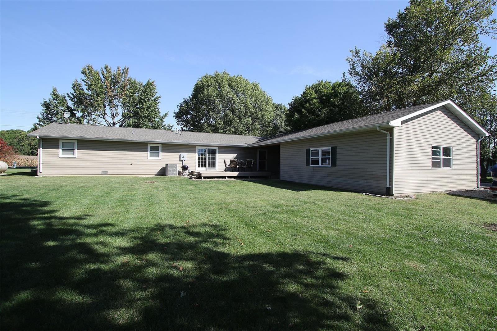 8050 Maple Grove Road Troy, IL 62294 - Photo 43 of 45