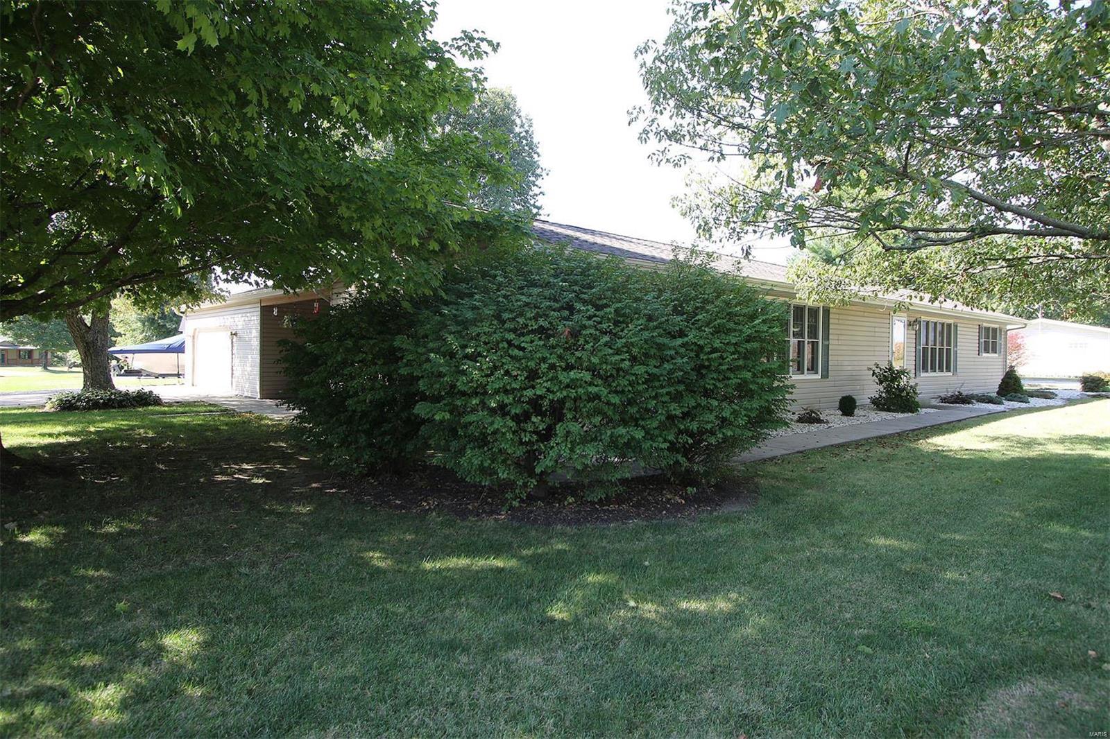 8050 Maple Grove Road Troy, IL 62294 - Photo 6 of 45
