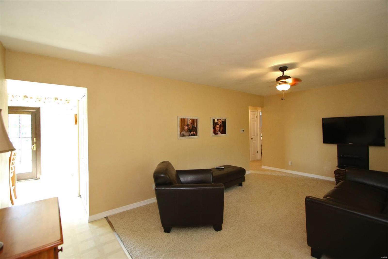8050 Maple Grove Road Troy, IL 62294 - Photo 10 of 45