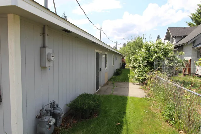 $1,595 | 1020 West Lacrosse Avenue, Spokane, WA 99205
